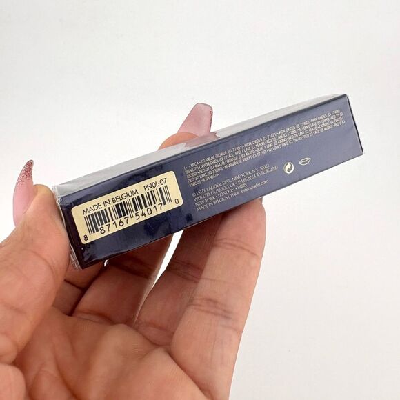 Estee Lauder Pure Color Whipped Matte Lipstick in Hot Fuse #927 NWT - Picture 3 of 4